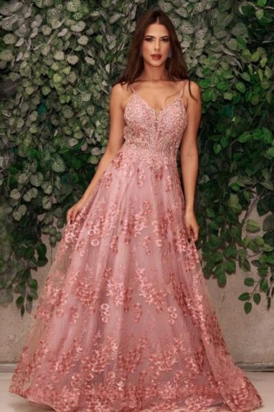 Vestido Rosé com Aplicações e Bordados